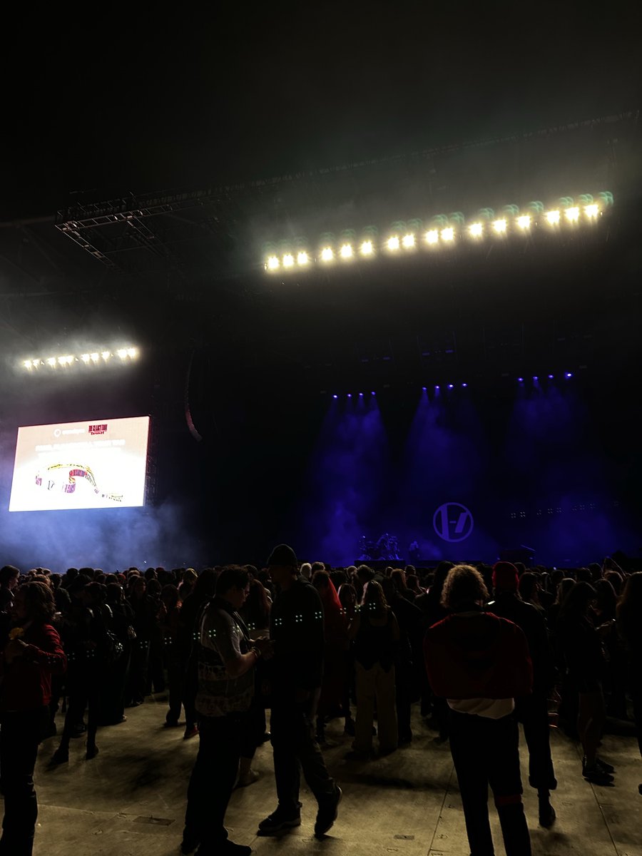 pres ⭑ tweet media