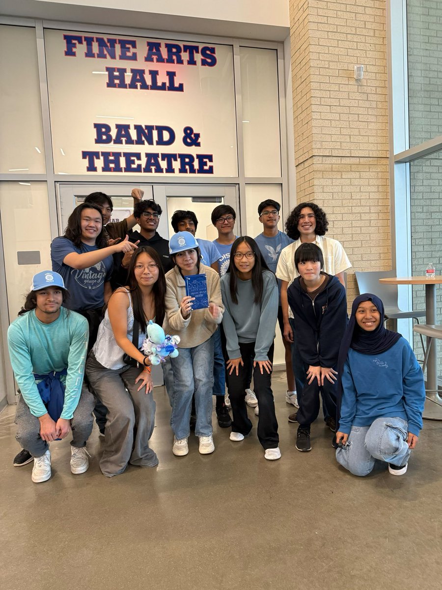 DiscoBots tweet media