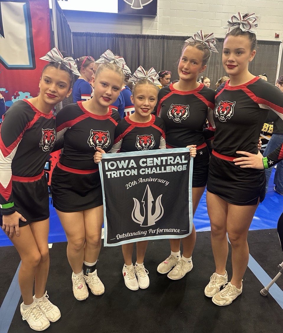 Black & (Red)gister tweet media