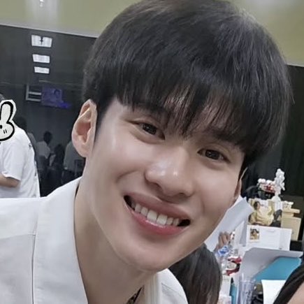 crushon00620206's tweet photo. น้องคือเหมือนกระต่ายมากจริงๆ จะบ้า ละตุวจิ๋วๆ ขาวๆ นู่มๆฟูๆ น้องคือถูกมองว่าเป็นกระต่ายมาตั้งแต่แรกเลยมะ หรือพึ่งมีคนทักเรื่องสลักรัก อยากรู้อะ เหมือนยันท่ากินอะเอาดี เอ็นดูมาก https://t.co/fK3R92Nm4Y
