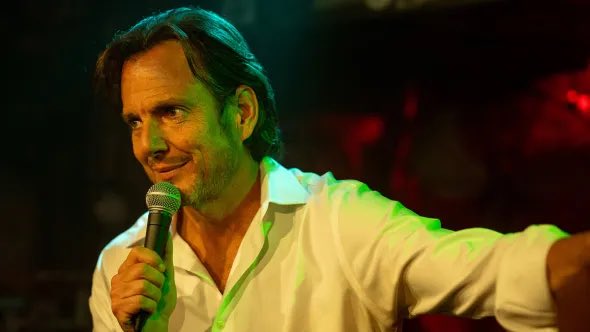 ScullyVision's tweet image. IS THIS THING ON? - While the depiction of the stand-up world is damn near fantasy, it still resonated with this lapsed comic who formerly used the stage as therapy. Arnett and Dern are fantastic, and that Cooper kid is going places. #PFF34 @phillyfilmsoc