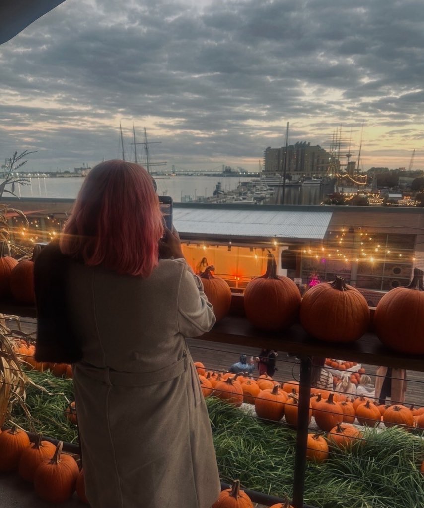 EspressoBean's tweet photo. I love fall 😌🍂 https://t.co/XgN8QWbHO1