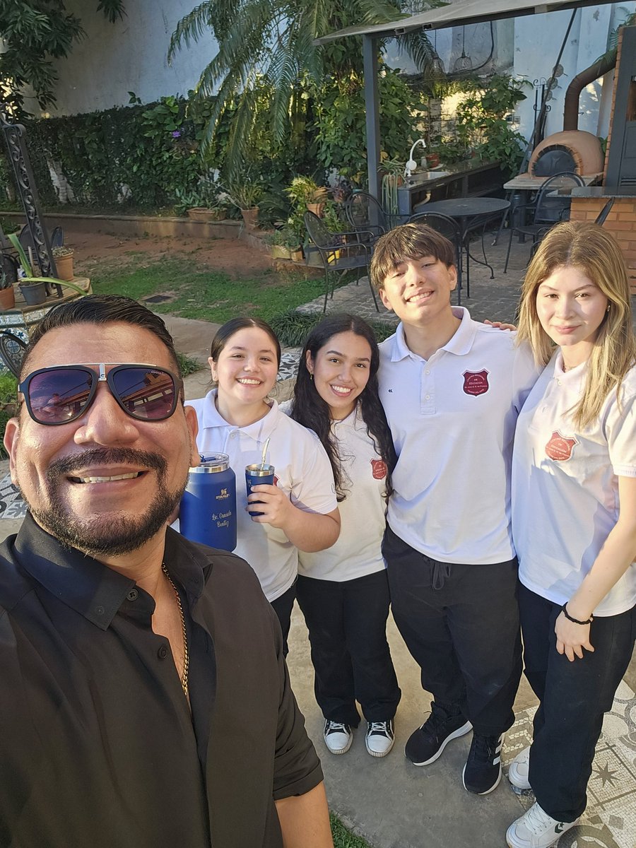 ChrisMartinezPA's tweet photo. 🚲 Junto al equipo Piracleta en Paraguay 🇵🇾 Un grupo de jóvenes brillantes que transformaron una idea en una solución real a través del programa Solve for Tomorrow Samsung.
#SolveForTomorrowLatin #SamsungParaguay #Piracleta #chrismartinezpty #sft_latin_2025 #EnablingPeople https://t.co/uVXNLj0Abc