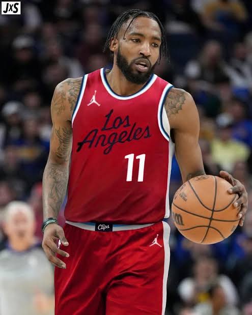 imlucossauro's tweet photo. Derrick Jones Jr. @FBI https://t.co/SDzaSowe0j