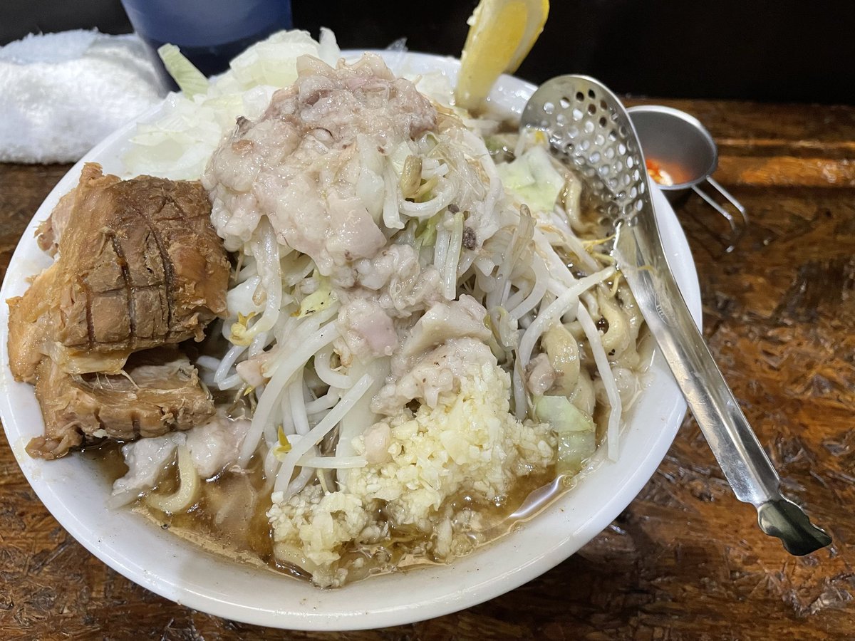 久々に自家製麺まさき(非乳化)さんにて限定の塩豚魚ラーメンたまねぎトッピングを頂きました。
もうね、最高です笑
めちゃくちゃ美味しかった！