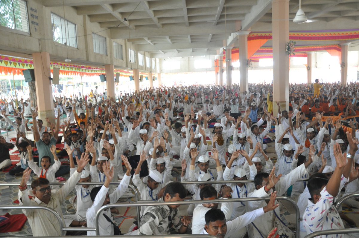 Diwali Shivir at Sant Shri Asharamji Ashram, Motera, Ahmedabad witnessed an awe-inspiring, ineffable &amp; pulsating spectacle of unwavering faith.

Millions converged on the banks of Sabarmati for Holistic Growth &amp; Divine Experience.

#GlimpsesOfDiwaliShivir 
youtu.be/UjDJBTFRB0A?si…