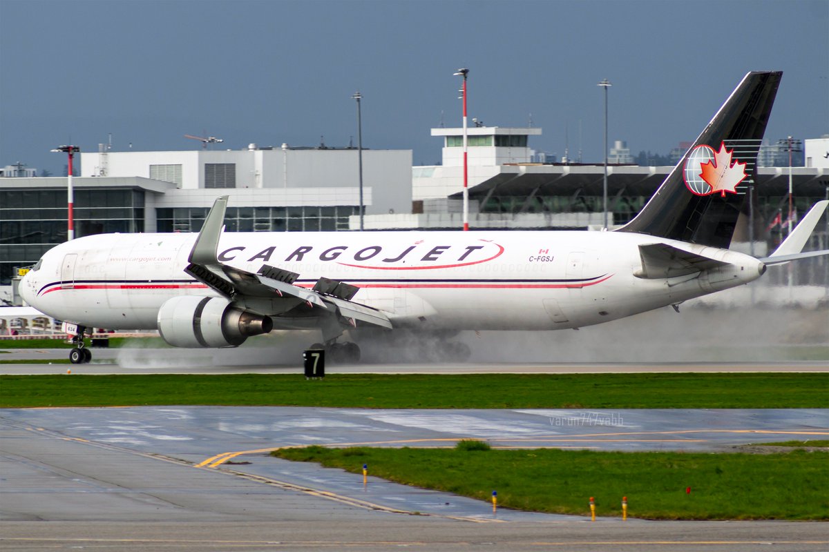 varunb777's tweet photo. Checkout this sick #Boeing767 photo I took #Cargojet https://t.co/NTH8KLcslC