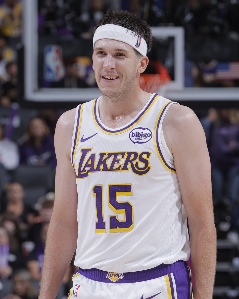 Bleacher Report (@bleacherreport) on Twitter photo AUSTIN REAVES CAREER-HIGH 51 POINTS 🔥🤯
11 REB
9 AST
12-22 FG
6 3PM AUSTIN REAVES CAREER-HIGH 51 POINTS 🔥🤯
11 REB
9 AST
12-22 FG
6 3PM