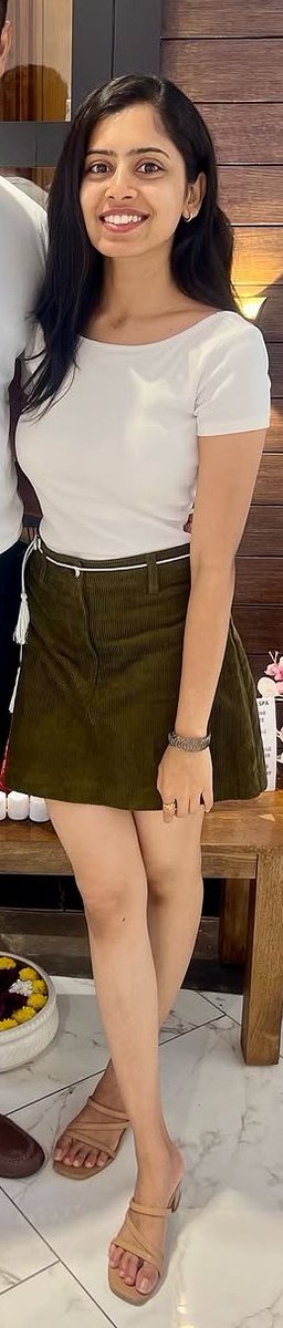 Indha thevidiya munda modern dress la pakkumpothey mood eruthey appo ammanama pathaa 🤤 ommala thookki vachu oolu oolu oppen iva pundai thani olugra varikum