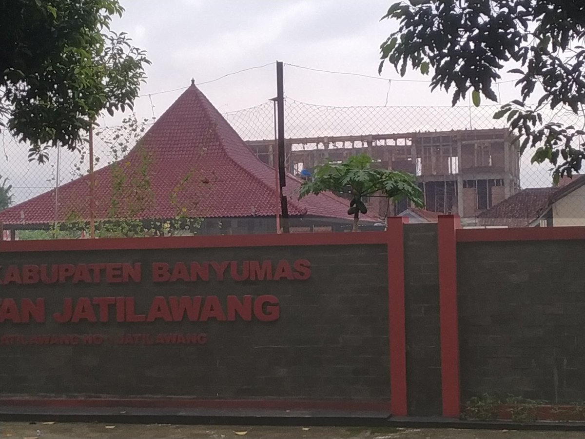 Sitoneizer's tweet image. Update pembangunan gedung baru Kecamatan Jatilawang kabupaten Banyumas, 3 lantai.