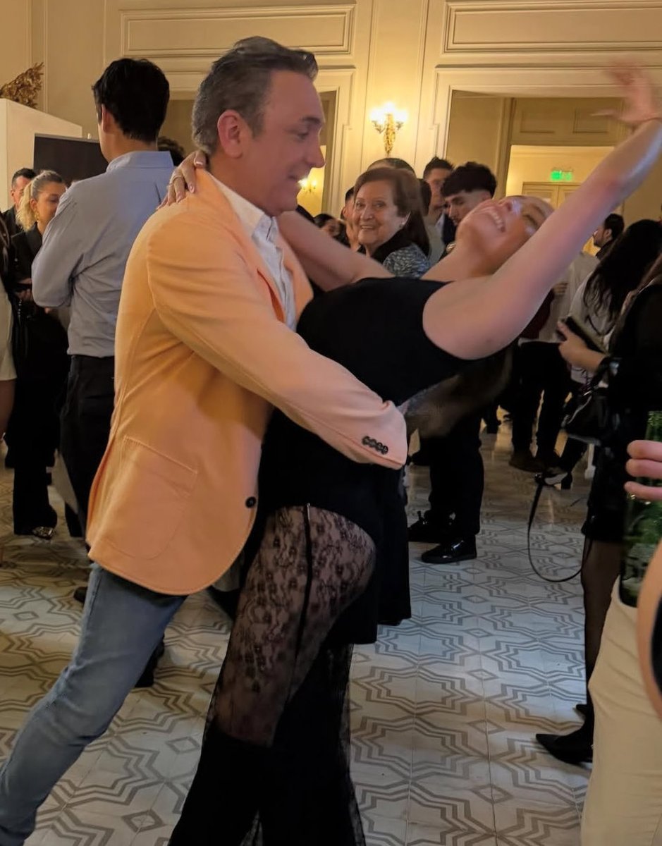 MERENGUITOFB's tweet image. Mañanaaaa, voy a caer a tus pies 🎶🎼🎵🎤 hermosa nuestra Skar, todos los días cautivando a más personas #FiebreDeBaileCHV #chilevision #chv #skarlethlabra #merenguito #freeskar#skar #baile