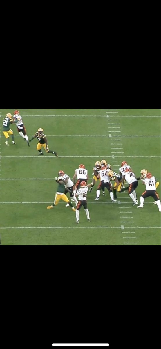 Jake_Erickson10's tweet photo. @silvadelicz @NFL @NFLPlus Cry about it. This happens 10 times a game to Micah https://t.co/4Gh2FC3OvD