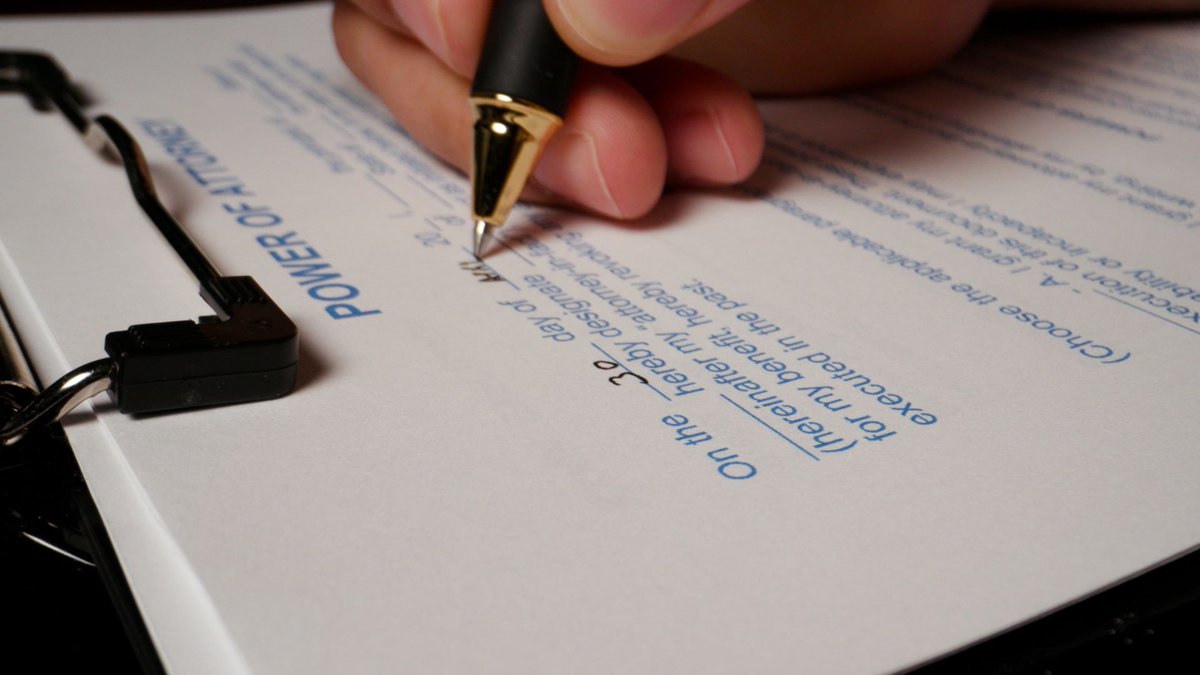 lampert_elise's tweet photo. Check out my latest article: What Most People Don&amp;#39;t Know About Durable Powers of Attorney https://t.co/WRzUXmXDjY via @LinkedIn https://t.co/jur3ZO9u9D