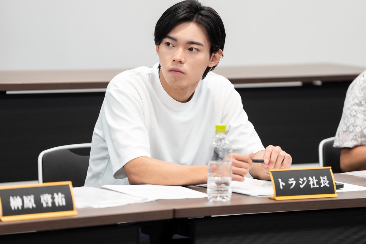 「このまま人生を終わらせたくない」 
そう強く思ったことがあるあなたへ。 

学歴も、経験も、人脈もない—— それでも“本気の覚悟”ひとつで社長になった人たちがここにいます。 

📅 開催スケジュール 
▶ 11/18（火）in 大阪
▶ 11/25（火）in 東京
▶ 12/4（木）in 名古屋