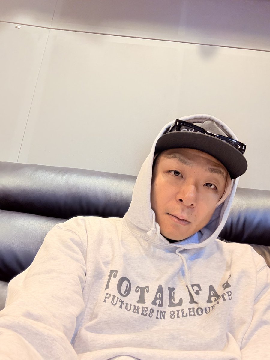 今日は午前中からラジオ収録 2本🎙️
パーカー絶好調な気候でアゲ⤴️🍂🌤️