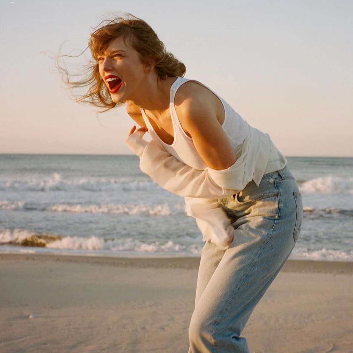 PopBase's tweet image. 2 years ago today, Taylor Swift released ‘1989 (Taylor’s Version).’