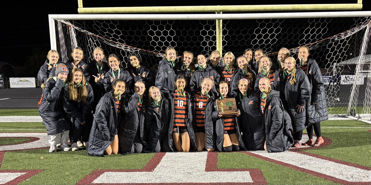 AHSRaptorsAD's tweet image. HUGE SHOUTOUTS of CONGRATULATIONS to our @AHSWomenSoccer TEAM on their 2-0 WIN over Miamisburg to earn the DISTRICT CHAMPIONSHIP!!!!!
@AndersonRaptors are so PROUD of these OUTSTANDING young ladies for all they do in representing ALL of us at AHS!!! #AHSisEXCITED
#AHSisFAMILY