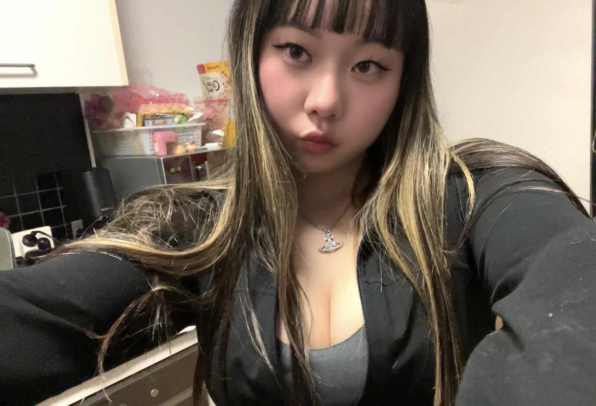 a *·˚ ༘♡ tweet media