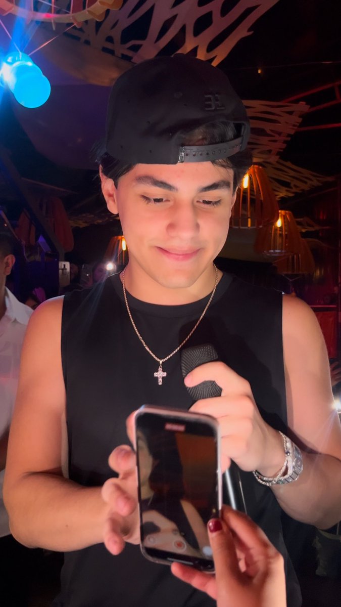 creen que me estaba viendo con ojos de amor ? 🥺