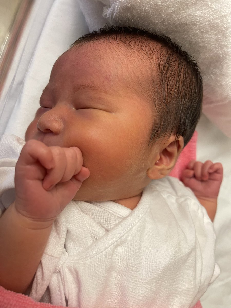 eri_klavier's tweet photo. 息子、明日で　#生後3ヶ月
遠いように思えた母乳の3時間時限タイマーの一区切り日も、あっという間にやってきた…   #2人目 は時間の経過が早い早い。
よく笑い、お話するようになりました。お姉ちゃんも毎日ありがとう。 https://t.co/e9HBmotUgZ