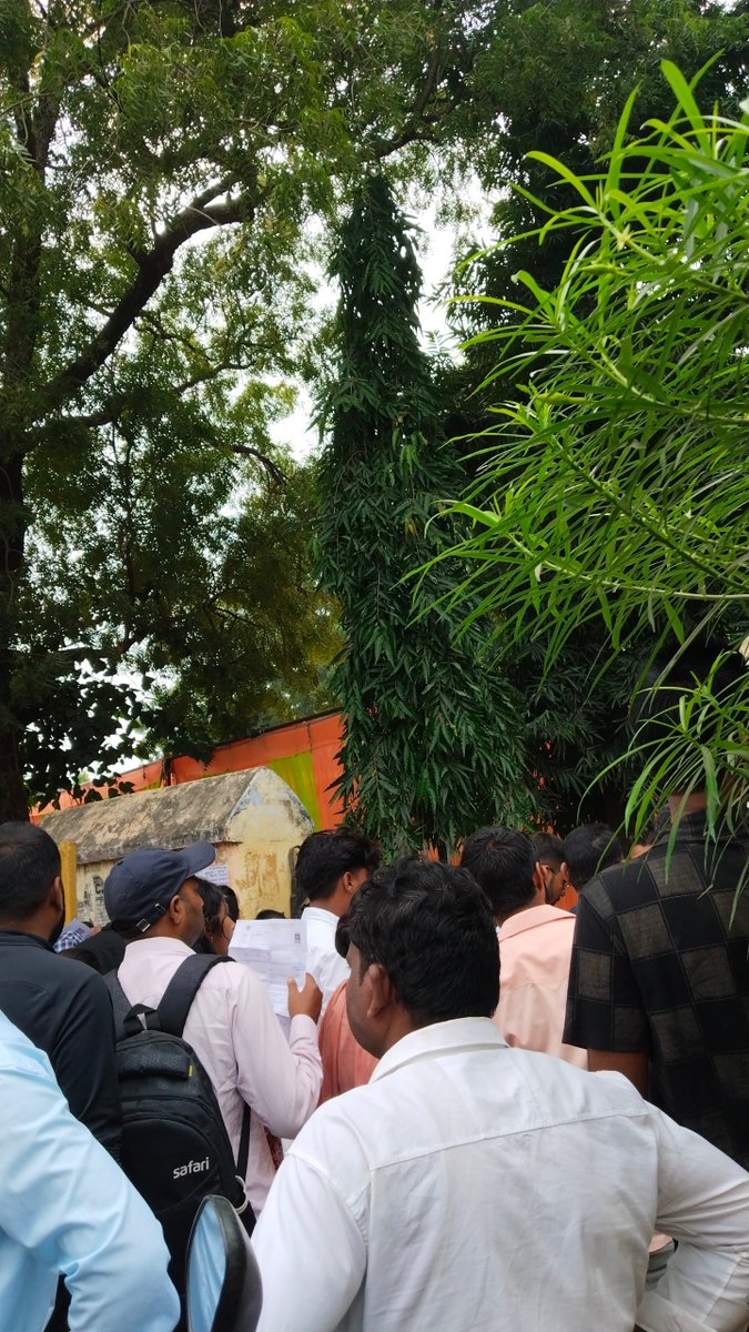 आज बीटीसी फर्स्ट ईयर का एग्जाम है सरकार परीक्षा तो ले रही है क्या टीचर की वैकेंसी आएगी 

आप सभी को पता होगा बहुत सालो से टीचर की वैकेंसी नहीं आ रही है जिस से बीटीसी में भीड बढ़ती ही जा रही है और नौ जवान बेरोजगार घूम रहे हैं

#BTC #exam