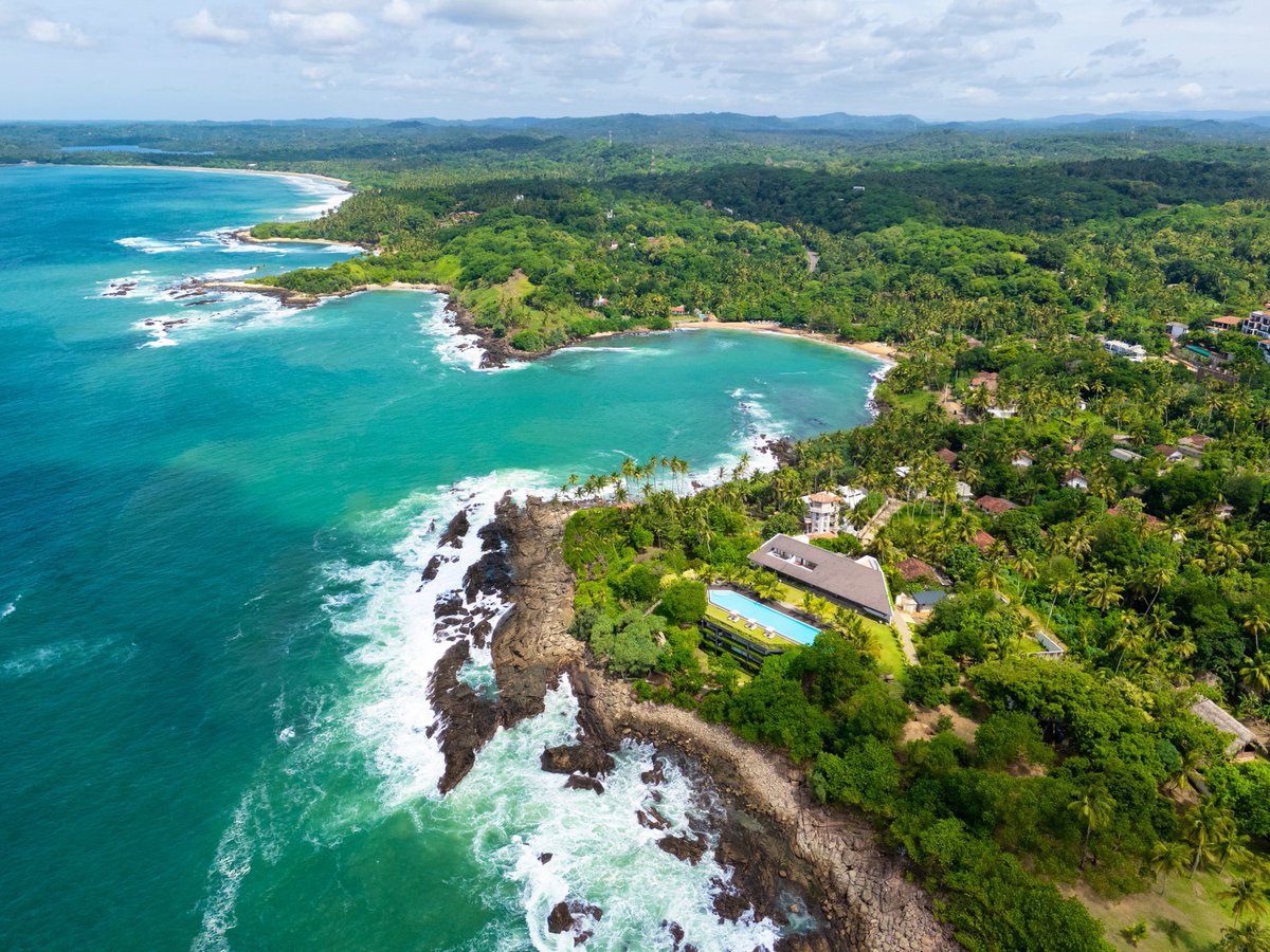 classytours's tweet image. 🌴✨ Escape the Winter, Embrace the Warmth of Sri Lanka! ✨🌴

As the world wraps itself in snow, Sri Lanka opens its golden arms with sunshine, luxury, and endless smiles. 🌞
#SriLankaLuxuryTravel #WinterInParadise #LankaClassyTours #LuxuryEscape  #VisitSriLanka #2025/2026Travel