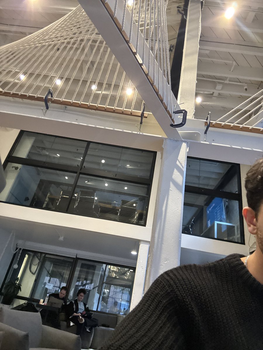rugtomize's tweet photo. @nivi @founders_cafe #bulding https://t.co/NEwjxkpS1O