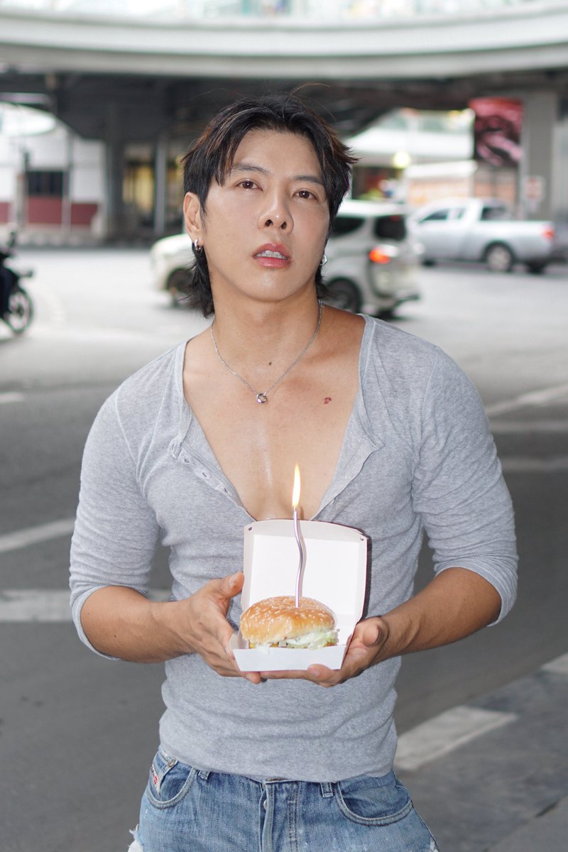 ช.ชวิน tweet media