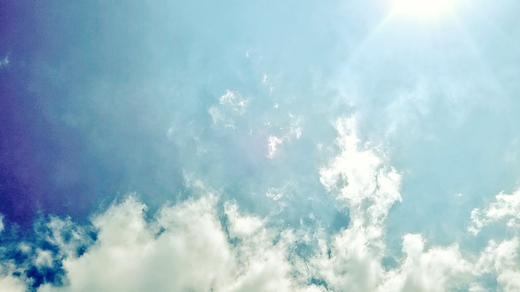 DREAMS FLOAT 青空と白い雲 DREAMS FLOAT 青空と白い雲 SFC版] 青い空に白い雲 - YouTube