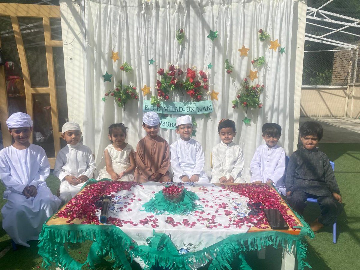 Modernage7's tweet photo. Our little Montessori stars from the Green Hill branch celebrated Milad with joy and enthusiasm! They recited naats, shared stories of the Prophet's life, and learned about the values of compassion and empathy.
#MiladUnNabi #MontessoriLove #GreenHill #Modernage #Pakistan https://t.co/3649UvgN4s