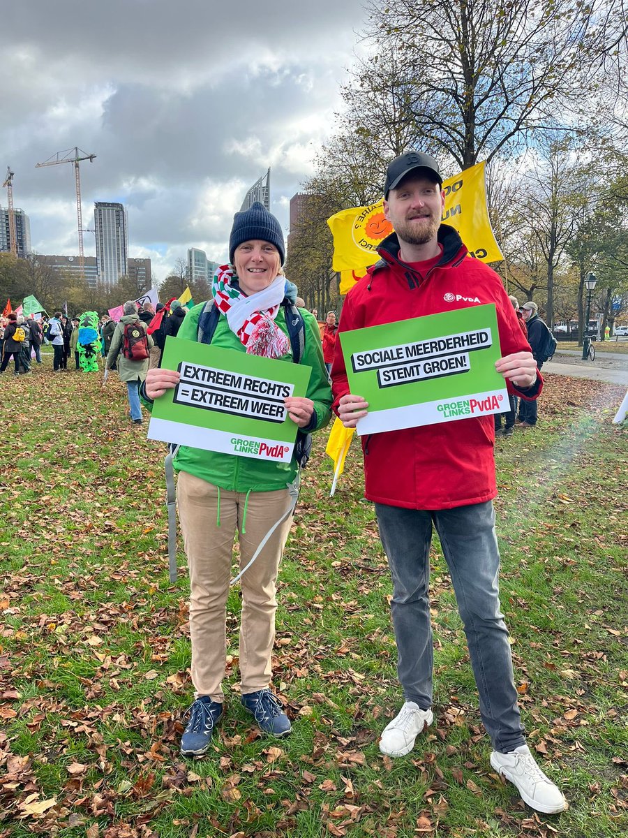 BertvanVondel's tweet image. Was er een wedstrijd &quot;Hoe ga ik vandaag weer voor lul staan&quot; in #DenHaag? #klimaatmars