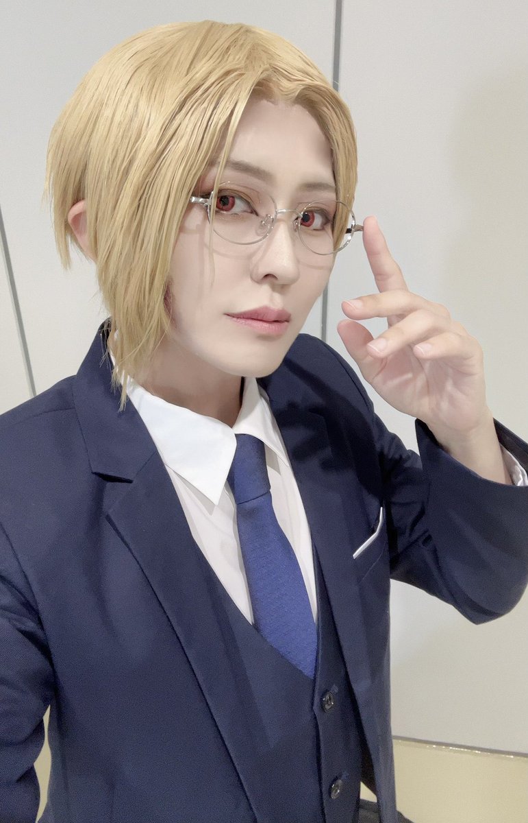 Cosplay 

⬅️今年3月に初めて宅コスしたルイスさん
➡️7月のイベントでのルイスさん

改めて見ると結構違うんだね…😇