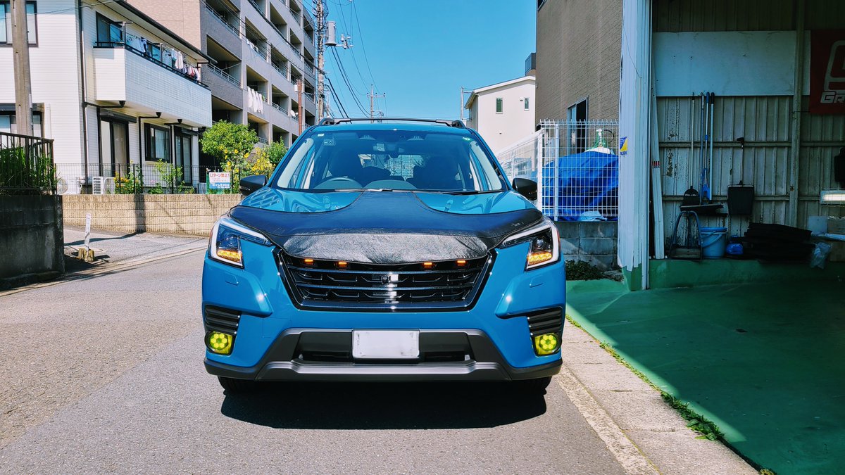 LIBERAL_CORP_'s tweet photo. ガイザーブルーSK5にヘキサゴンフォグを装着するため、SKE用のフォグパネルに交換して装着😉さらに56ONEさんのイエローシートでレンズをアレンジしました♪
この流用…もっと流行っても良いと思います♪
#LS1 #SUBARU #56ONEMAKER #FORESTER https://t.co/17NIdp2Cy4