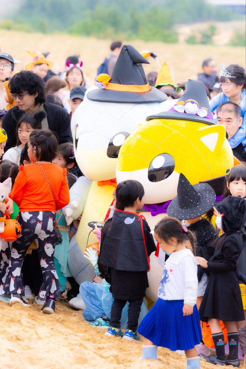 #鳥取砂丘ハロウィンパーティー
#AKB48 
#徳永羚海
#れみれたー
<a href="/48_RemiTokunaga/">徳永羚海</a> 

なおきくん夫妻と行きました
いつも豪語しているカメラでれみちゃん綺麗に撮るから横で手を振ってと！
結果　撃沈してしまいました😭
人が多くて前に出れませんでした😭
隙間から撮れたなかからトリミングしました