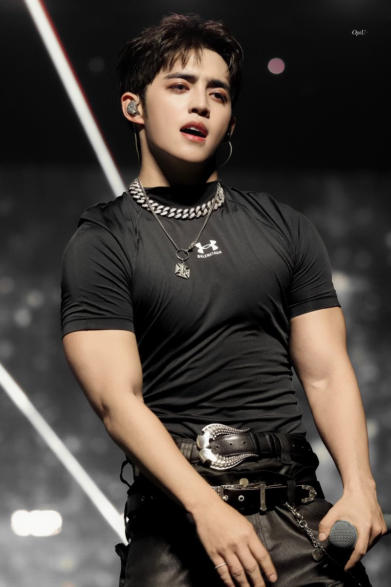 OptUScoups's tweet image. 251026
#에스쿱스 #SCOUPS
#승철 #최승철 
#세븐틴  #SEVENTEEN  
@pledis_17