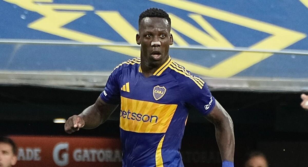 Analytics1901's tweet photo. Peor aún, ¿por qué se tanteó en un primer momento reemplazar al defensa con Luis Advíncula, quien viene de rendimiento muy pobre en Boca Juniors? 

¿A dónde realmente buscan aspirar en el 2026? Los intereses de Coril siguen pesando en lo deportivo, para sorpresa de nadie. https://t.co/OCHfBWefZc