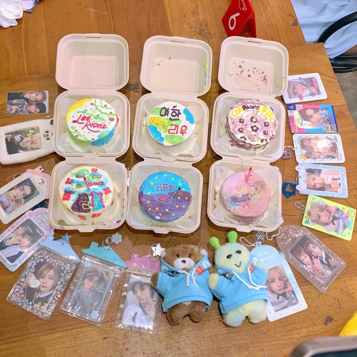 ihannikan's tweet photo. Leerionz bday๐ฅณ๐
#CookingOppa
@funonedoor @appleehans @fairytaleehan https://t.co/qrQuNrO2cQ