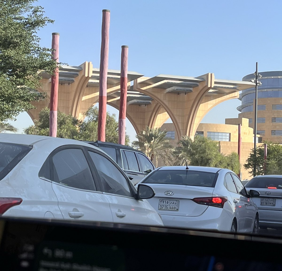 Merosgalaxy's tweet image. أقصر قصة حزينة
قلت بنوم بعد ما اخلص حل الواجب وتوني اخلصه لما وصلت للجامعة 7:22am، اخر موعد للتسليم 8:30am
الشكر للـ
Find the positive and negative root of the following function using bisection & Newton 
Find it analytically. Write python code for each method