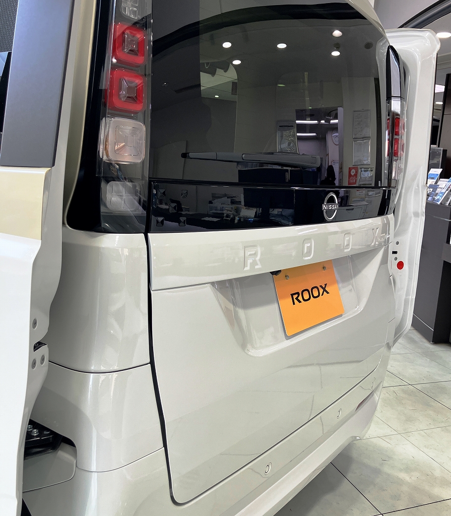 princehyogo's tweet photo. 灘店にも新型ルークスの展示車が届きました。
コンセプトの「かどまる四角」、ぜひ現車で確認してみてくださいね https://t.co/bYSUq006Ky