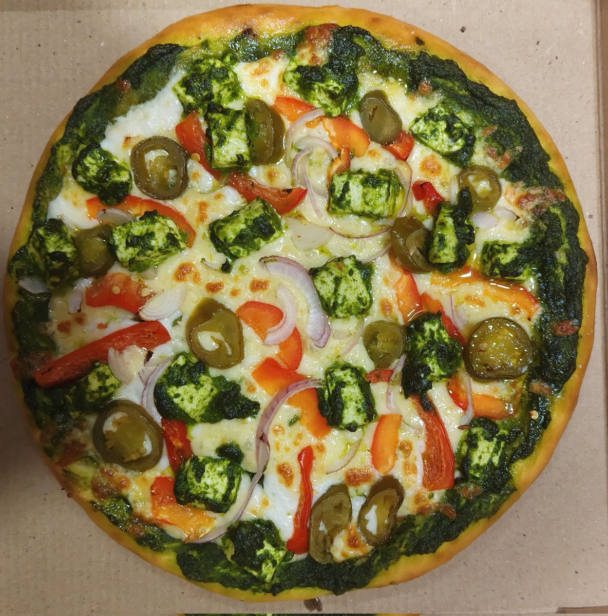 Basil Pesto 🍕 

Not photogenic though, but tastes yum with in house Pesto Sauce 😋