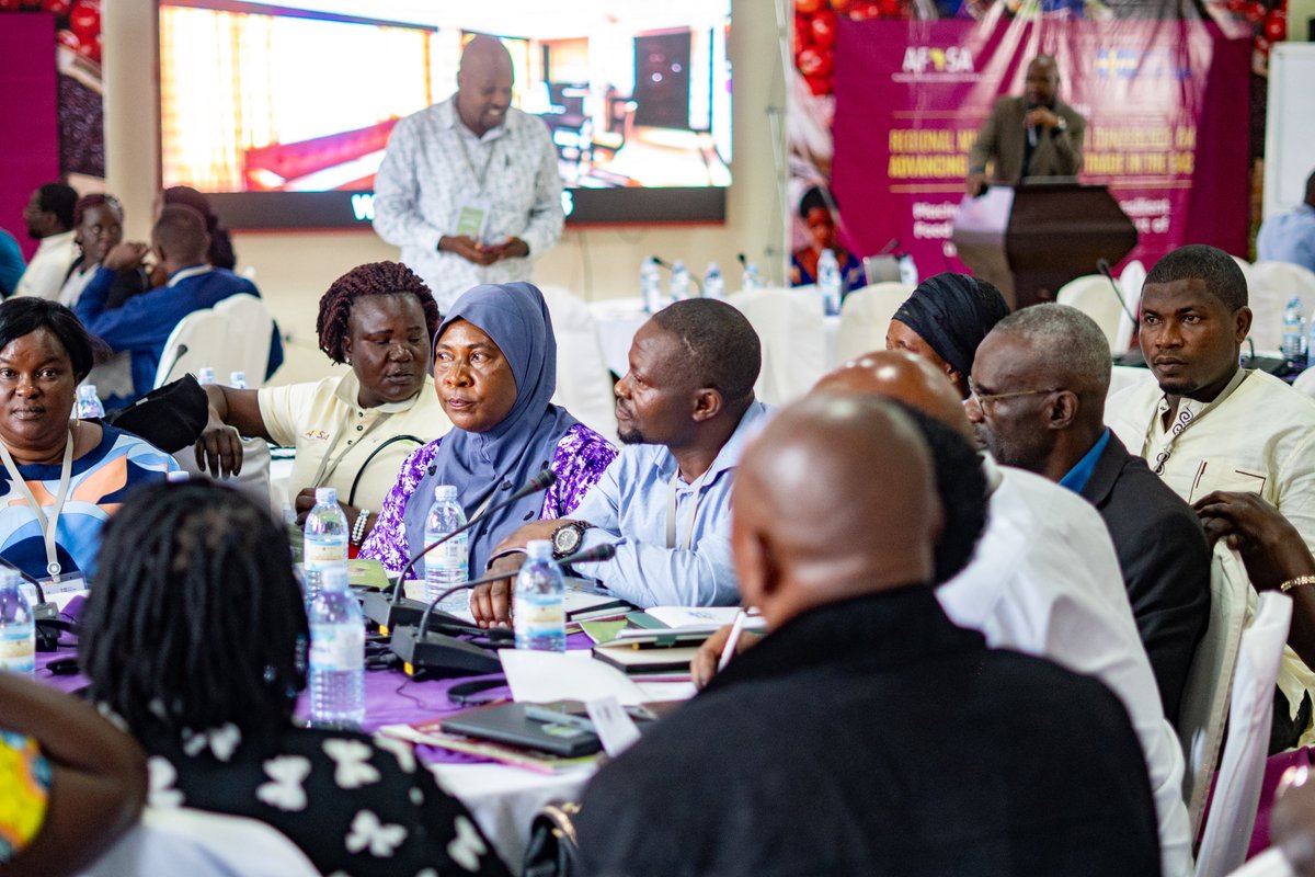 ndagijerichie's tweet photo. The Green Revolution narrative pushes dependency on fertilizers, seeds, and external markets. We are reclaiming our autonomy through agroecology, farming that sustains life, culture, and biodiversity. - Dr @Million_Belay
#EACTradeConference25 #Agroecology4Trade
#FoodSovereignity https://t.co/knOFAUgz1B