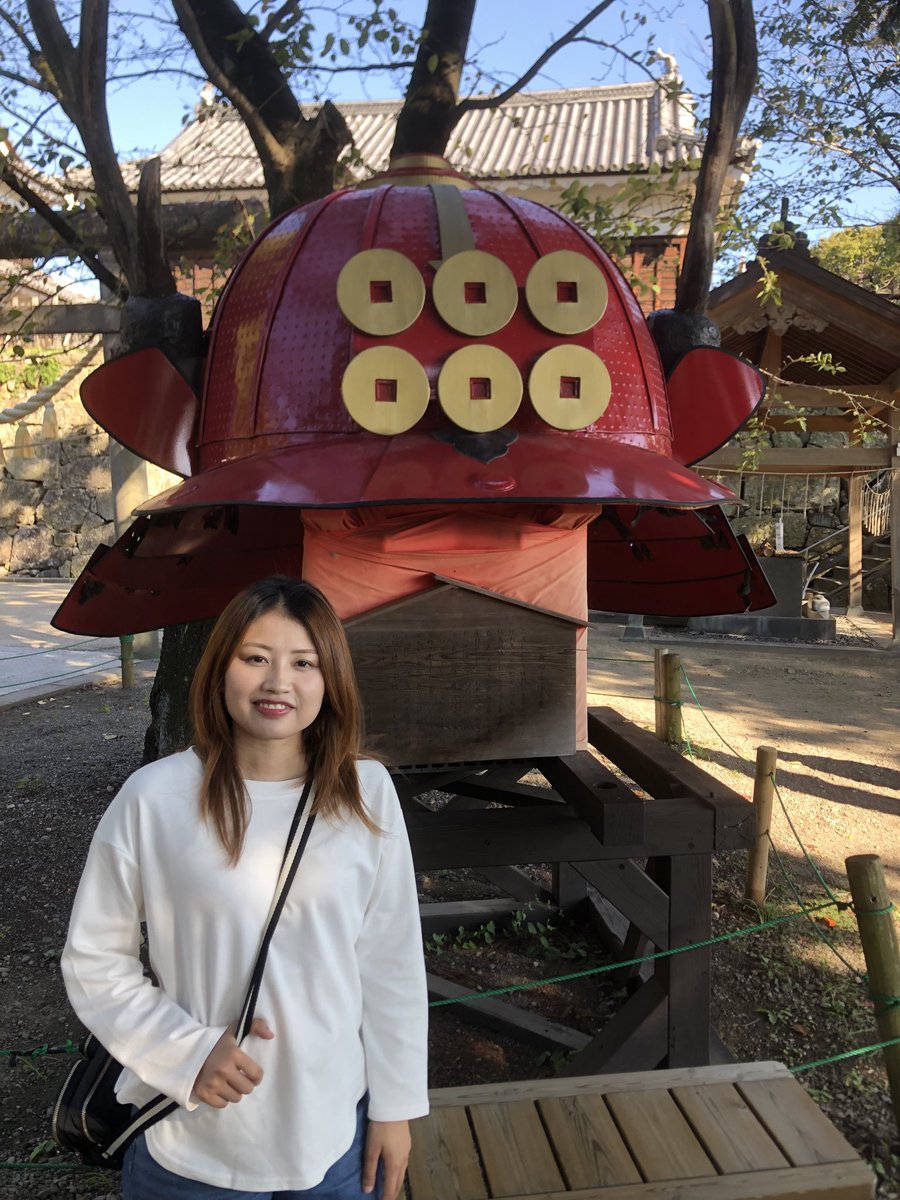 infotenkuu's tweet photo. そして11月3日(祝)は
こちら長野県上田市
『秋穫祭2025』

景色も雰囲気も最高の場所です
でっかいピザも豚バラ燻製も気になりますが

YURI ステージが2回あります
三連休最終日長野を満喫しましょう！

ビックカツサンドもいいなー

上田城もいいですよー https://t.co/3hCKzkHoRJ