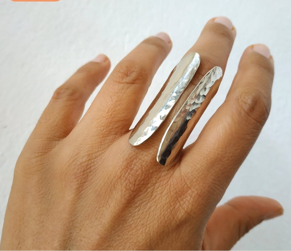 ColorLatinoJ's tweet image. Hammered Sterling Silver Statement Ring: Long Geometric Jewelry etsy.me/48O5GHy via @Etsy #silverring #boldring #colorlatinojewelry #handmadering