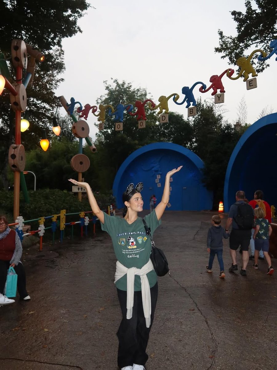 loganhooksx's tweet image. Took @sophiagrimhilde on the best date ever. Pumpkin patch, dinner and a walk