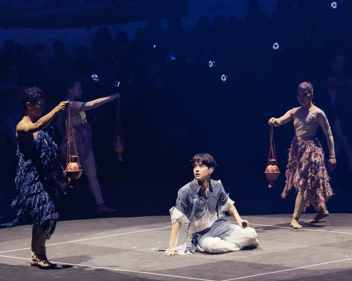 grabe naman this shot 😭

SB19 BACK IN ARANETA
<a href="/SB19Official/">SB19 Official</a> #SB19 #FrancisLibiran
#SB197thAnniversary
#SB19FastZoneConcert