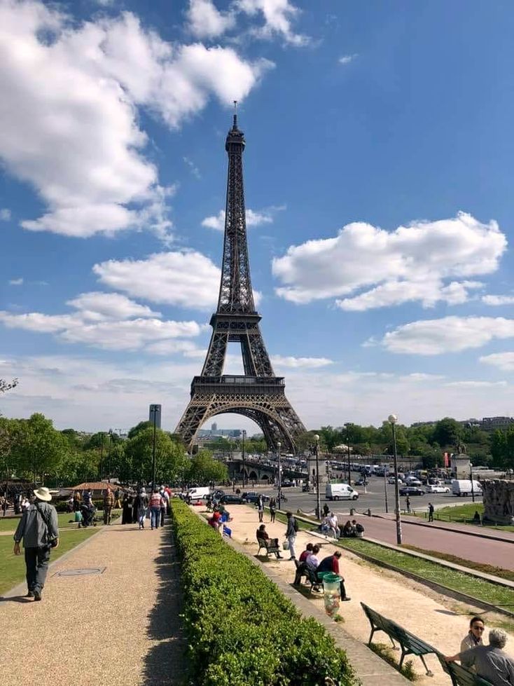 EvaJohnson55699's tweet photo. Eiffel Tower - Paris, France https://t.co/PhNPFJbBVM