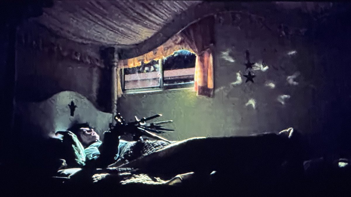 MILENASFILM's tweet photo. Edward Scissorhands (1990), dir. Tim Burton https://t.co/NqnPhdSqFU