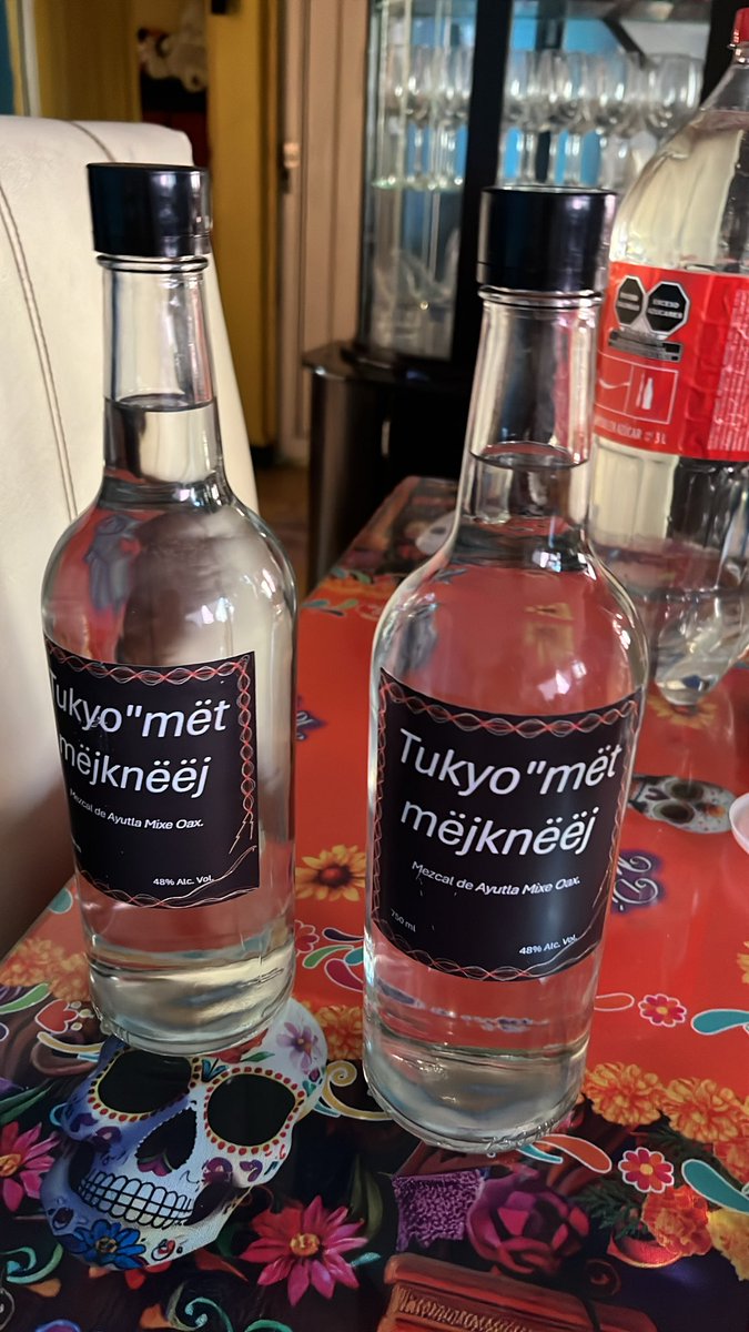 quinomixe's tweet image. Amigxs, me quedan estas últimas botellas para mañana en CDMX. Para que no se vayan de regreso las remato a $500 cada una. Quédense su mezcal ayuujk de 750 ml. 
Entrego en el centro de la CDMX así como la línea Taxqueña-Cuatro Caminos. 

Aparten!!!!