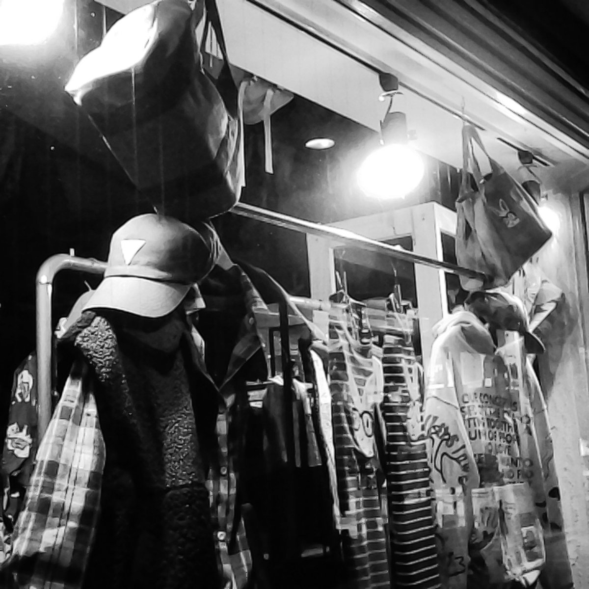 kenkoweb's tweet image. 二眼レフ風デザインが可愛い💕
「PIENIFLEX M」トイカメラでスタッフが撮影📷
こんなに雰囲気のある写真に仕上がったよ🥰
#トイカメラ #二眼レフ #PIENIFLEX #カメラ好きな人と繋がりたい #おしゃれ写真