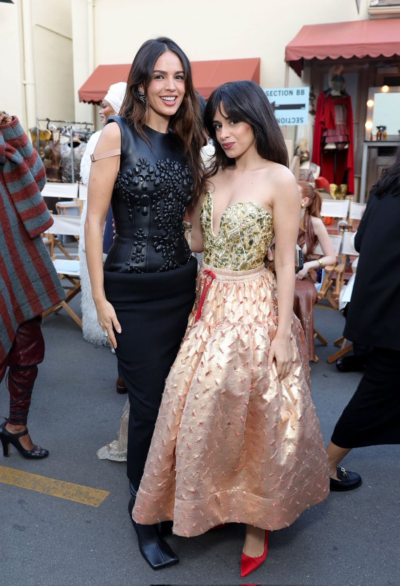 workingforcc's tweet image. Camila Cabello junto a Becky G y Eiza Gonzalez en Vogue World.